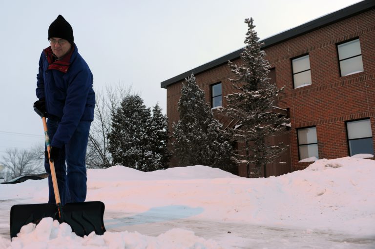 North Battleford looks to bring neighborhoods closer with Snow Angel program