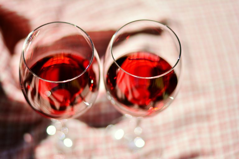 Alberta spas and salons can apply for liquor licence