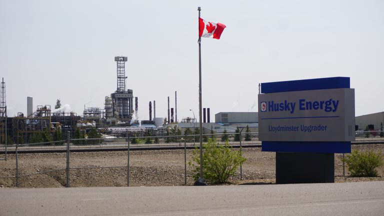 Husky Energy postpones upgrader turnaround