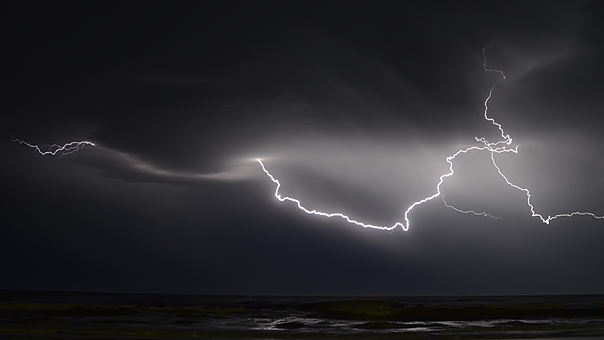 Wind Warning and Severe Thunderstorm Watch