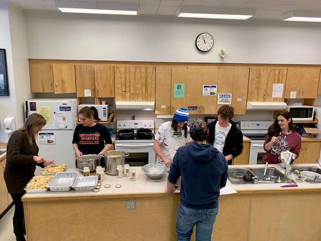 Avery Outreach pays it forward with a fresh meal for Men’s Shelter