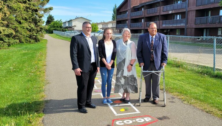 Positive painting to flow at city parks