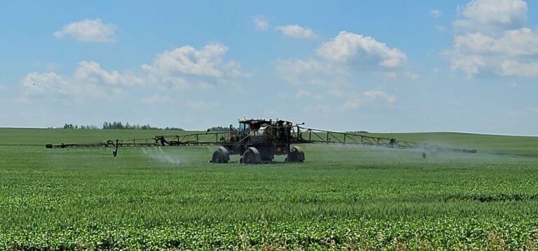 Provinces upset with feds over fertilizer reduction target