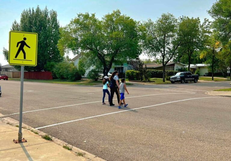 Police urge drivers to slow down as Lloydminster school zones back in effect