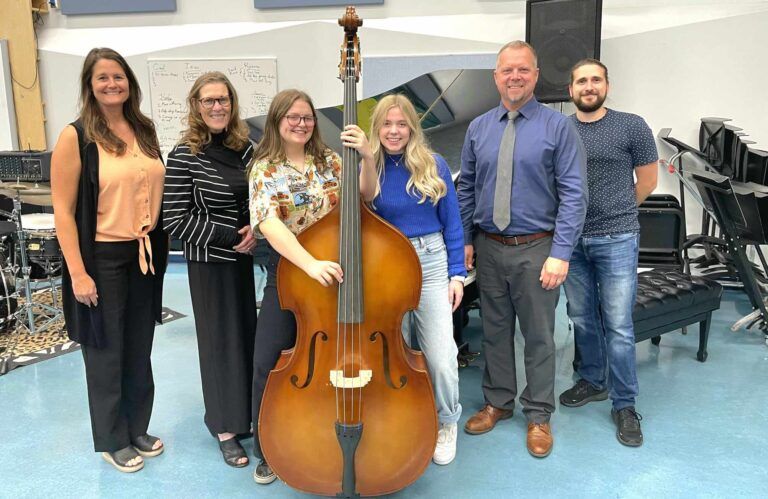 LPSD students get pianos and more from Lakeland College