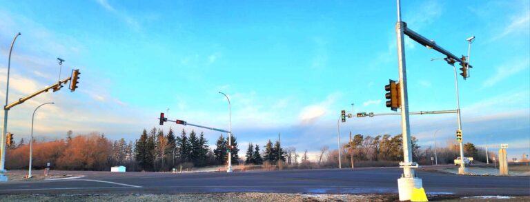 New traffic lights at 50 Avenue or Hwy 17 North and 67 Street