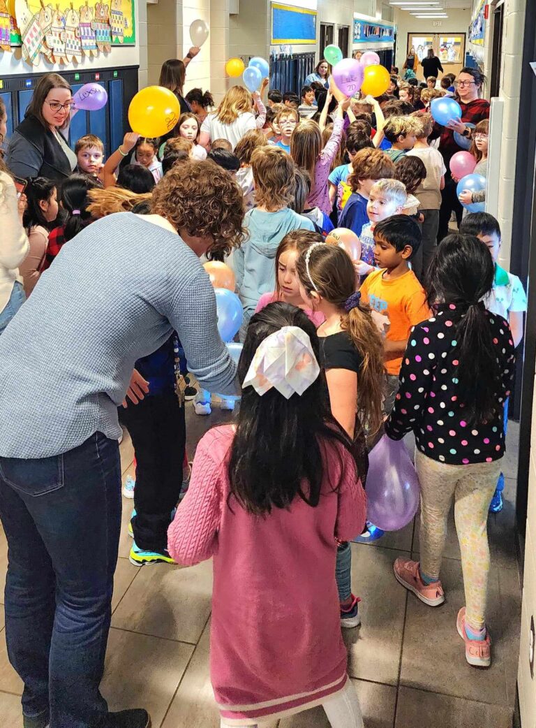 Kindness Wins balloon challenge at École St. Thomas