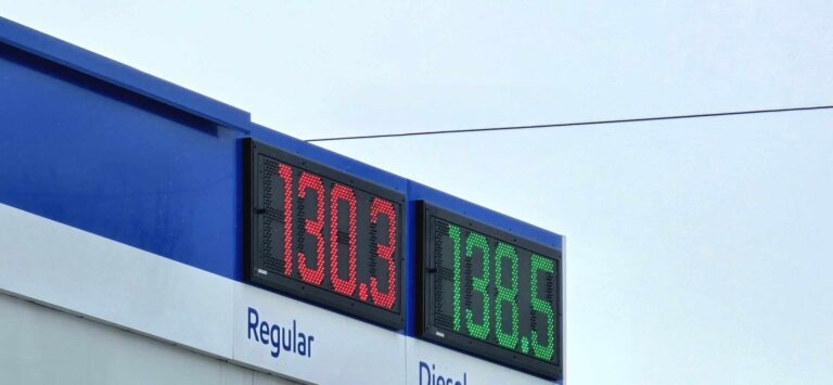 Carbon tax falls, gas prices down to 130.3