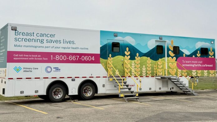 Mobile mammography clinic. | Photo: Katelyn Bellerose, Primary Care Alberta.