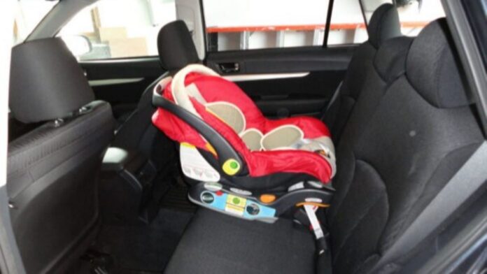A car seat installed in the back of a car. | Photo: Flickr.